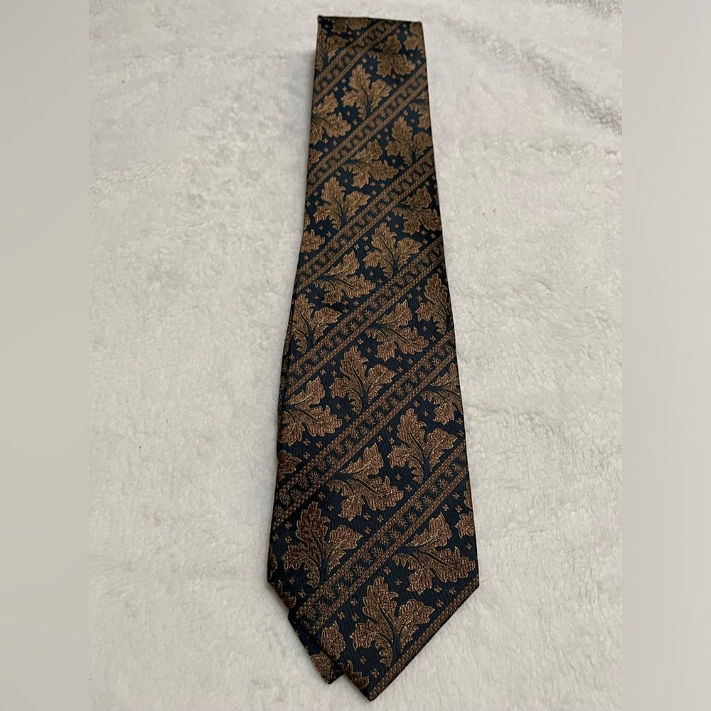 Yves Saint Laurent Necktie (PRICE FIRM❤️)